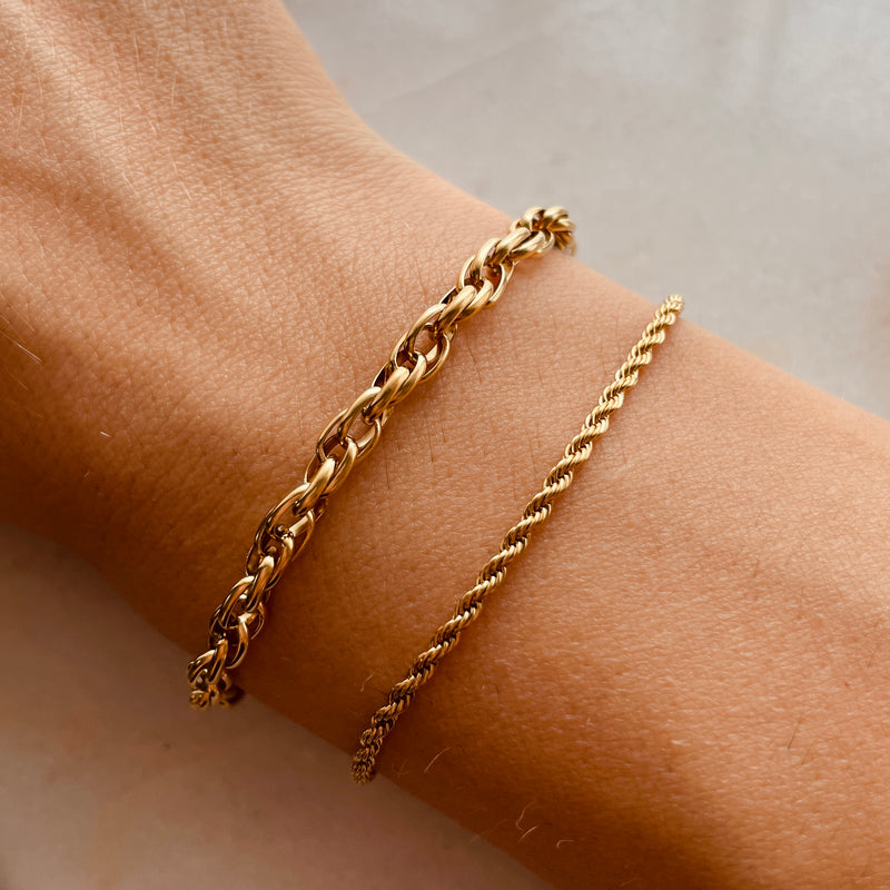 Twist bracelet