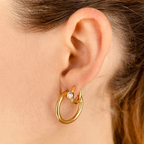 Circle earrings with light point